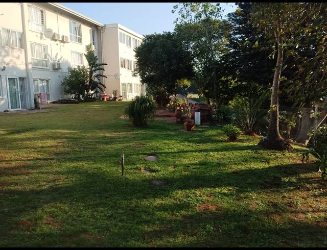 2.5 BEDROOM FLAT FOR SALE IN BLUFF